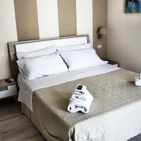 Bed and Breakfast Donna Melina Mileto Екстер'єр фото