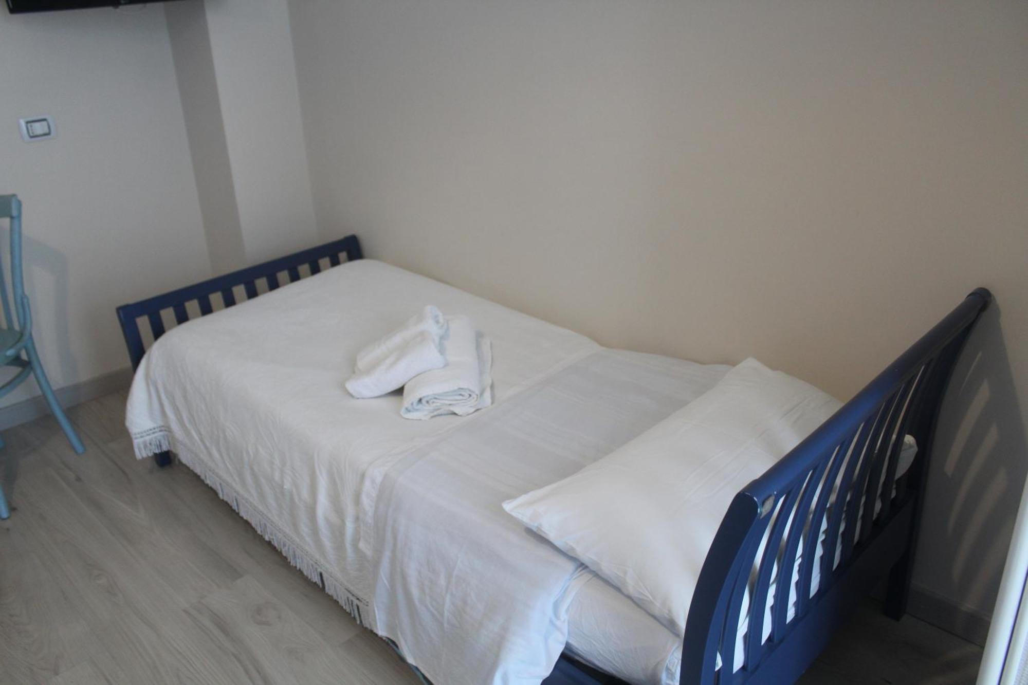Bed and Breakfast Donna Melina Mileto Екстер'єр фото
