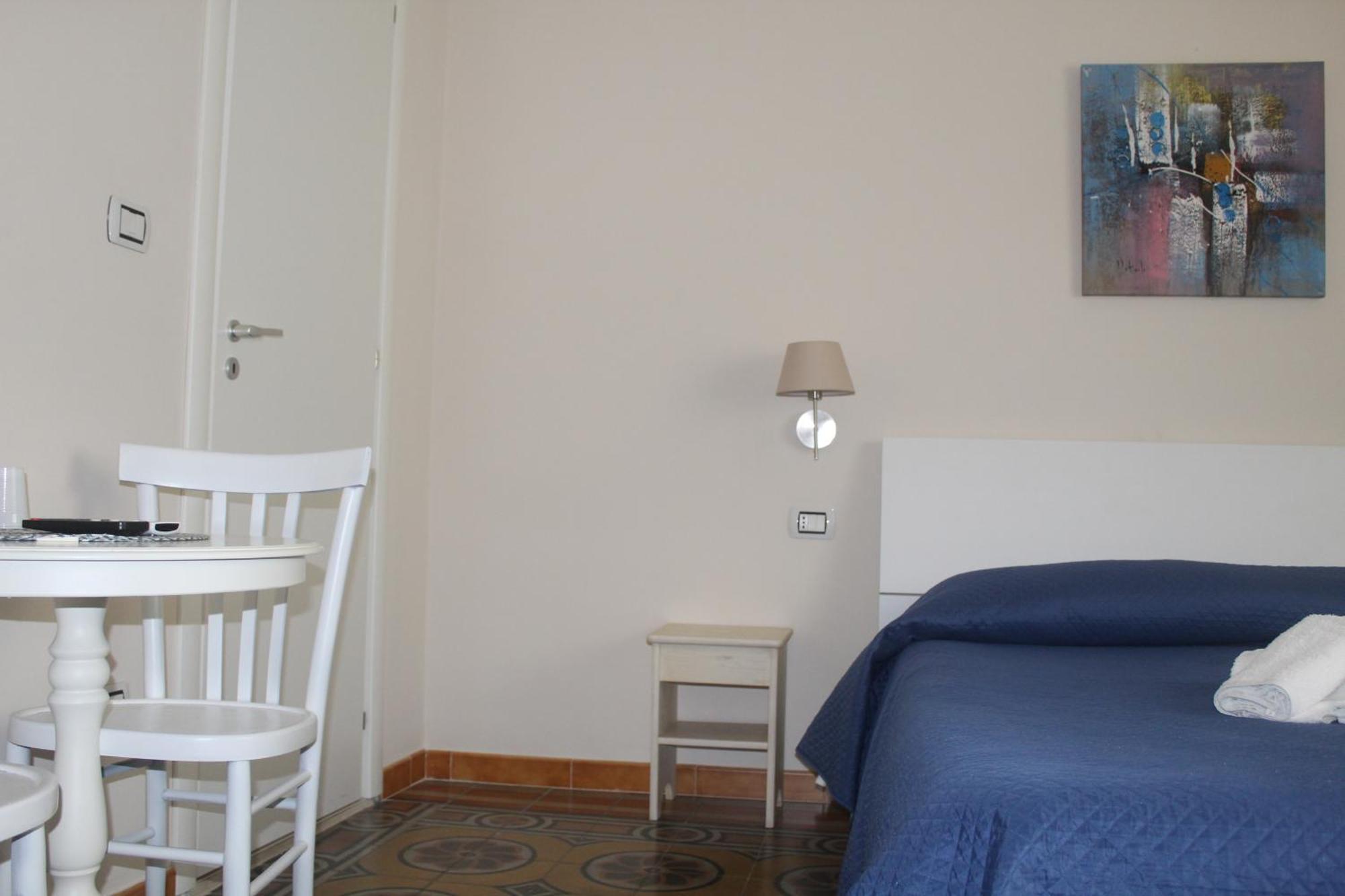 Bed and Breakfast Donna Melina Mileto Екстер'єр фото