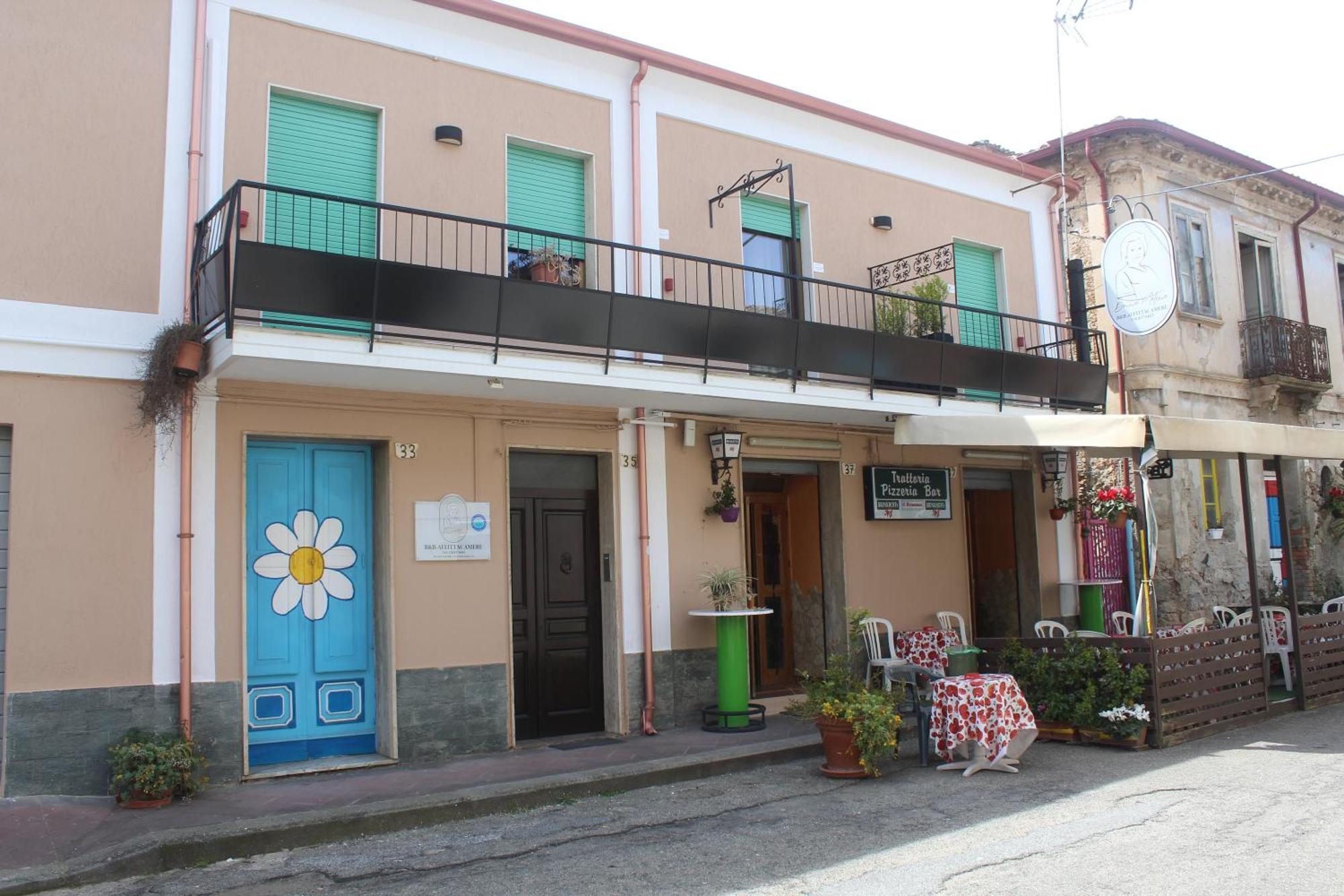 Bed and Breakfast Donna Melina Mileto Екстер'єр фото