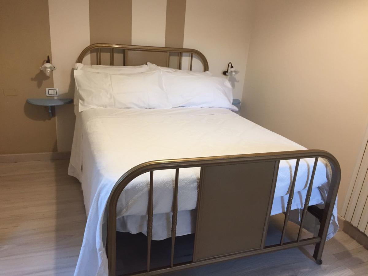 Bed and Breakfast Donna Melina Mileto Екстер'єр фото