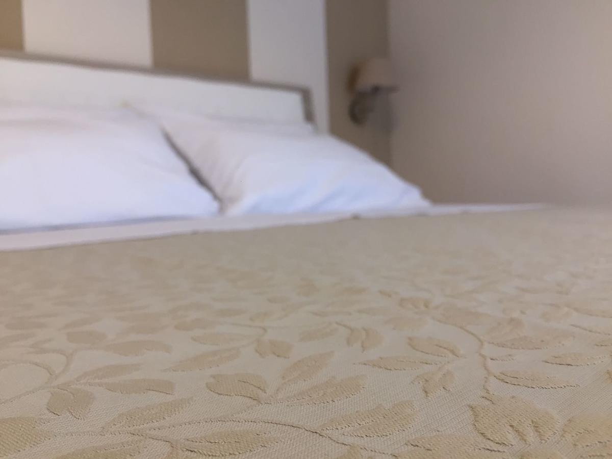 Bed and Breakfast Donna Melina Mileto Екстер'єр фото