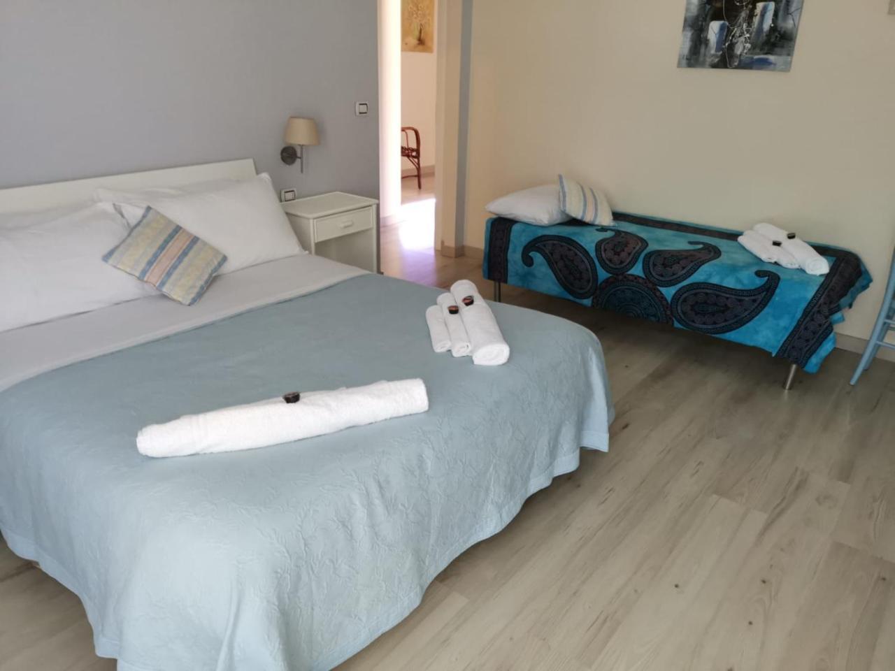 Bed and Breakfast Donna Melina Mileto Екстер'єр фото