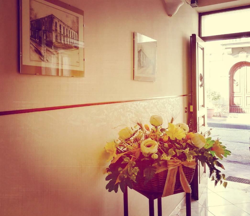 Bed and Breakfast Donna Melina Mileto Екстер'єр фото